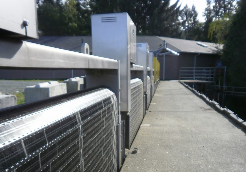 Hydrolox fish screens