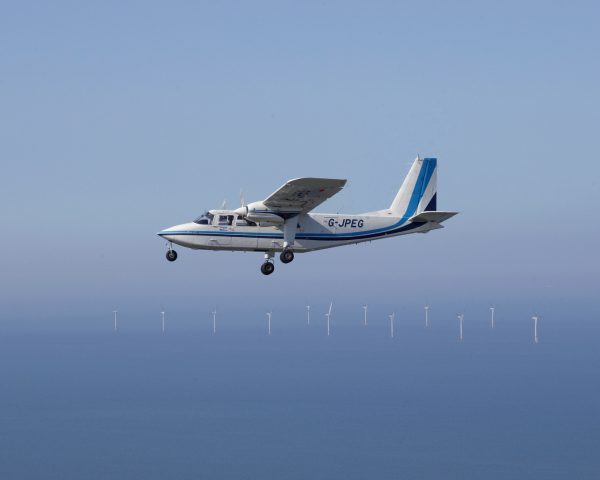 An image of an airplane