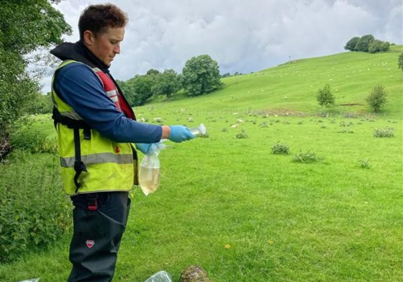 APEM-eDNA-in-field-sampling